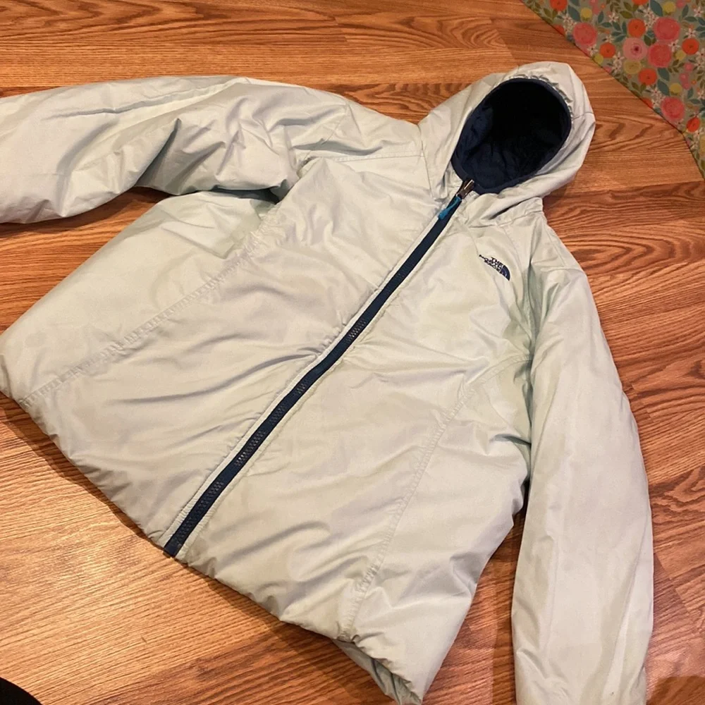 Girls North Face reversible hooded jacket XL